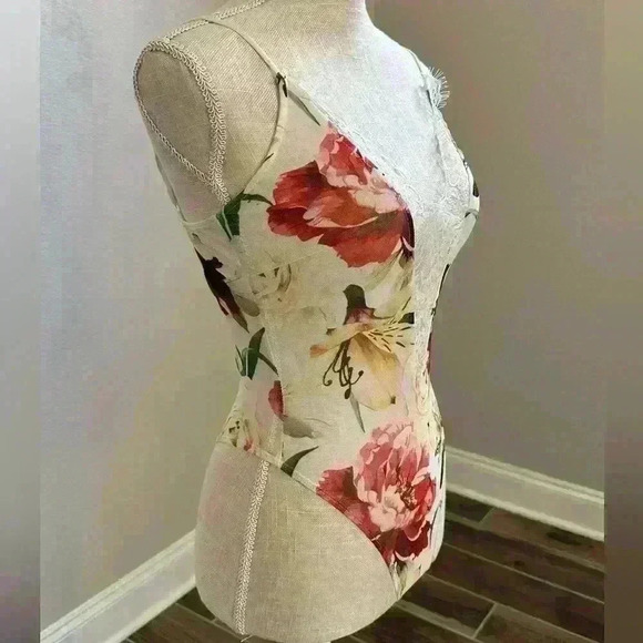 Windsor - Floral Bodysuit Xsmall - Picture 5 of 16